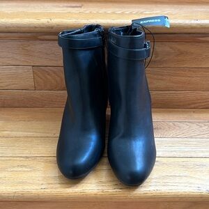 NWT EXPRESS black Wedge Heels Ankle Boots Size 8
